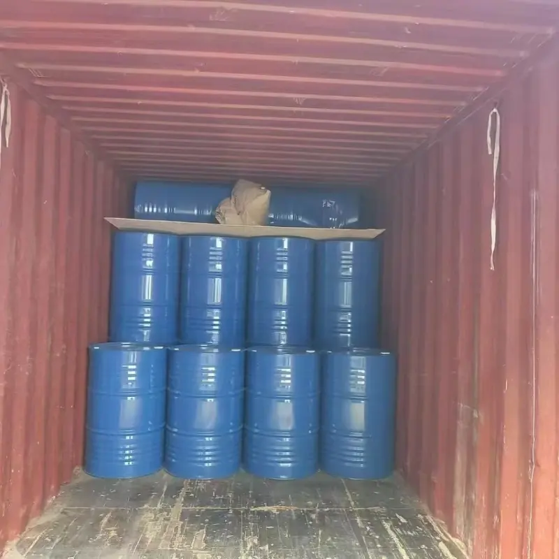 Упаковка коалесцирующего агента TMPD-MIB в бочки от BLIT Chemical